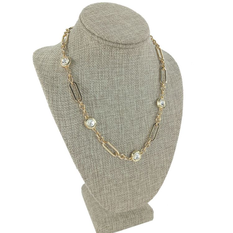 COLLAR CON PIEDRA