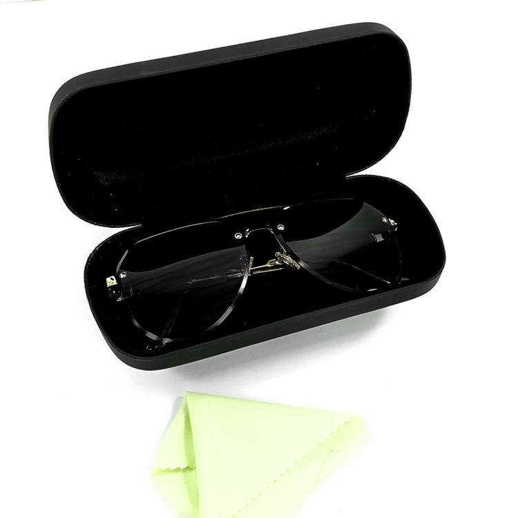 ESTUCHE DE LENTES NEGRO MATE ESTUCHE DE LENTES NEGRO MATE
