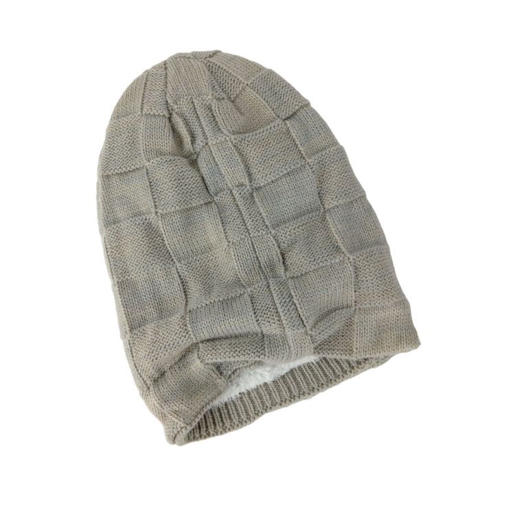 GORRO TEJIDO DISEÑO DE CUADROS